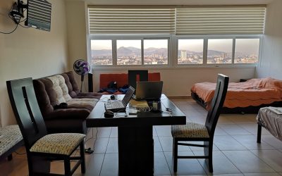 Digital Nomad Life: Earn & Explore